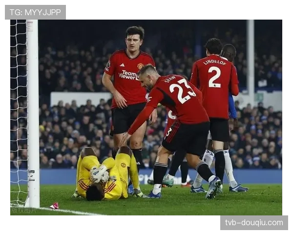 奥纳纳神扑救主，曼联客场艰难守平